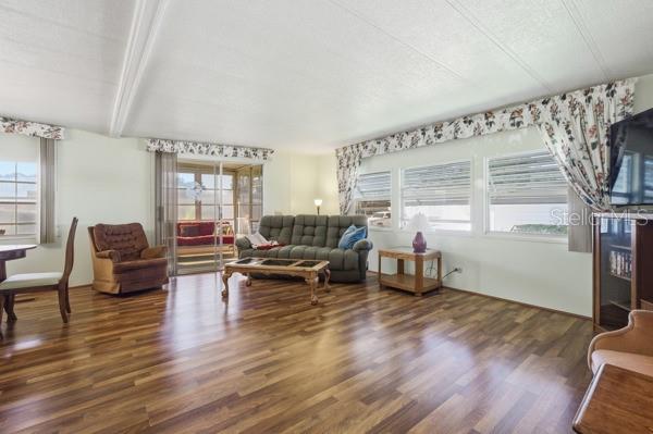 G5104557 Property Photo