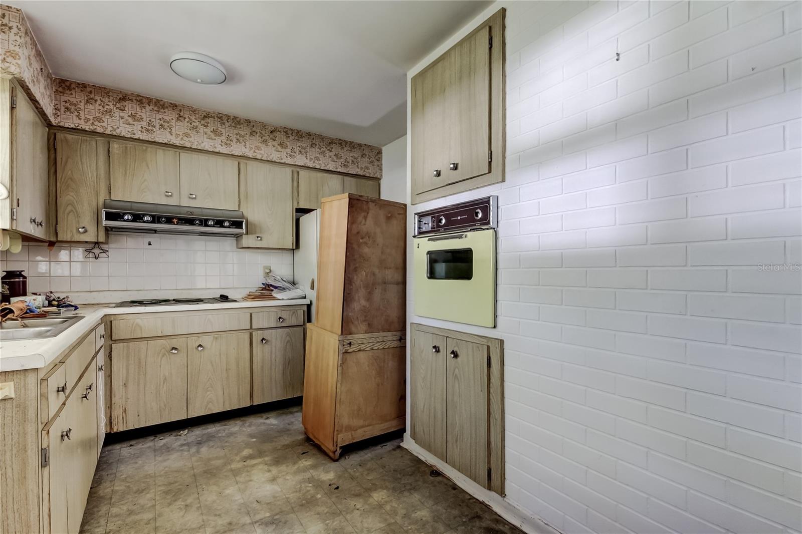 2364 6TH AVE SW, LARGO, FL, 33770