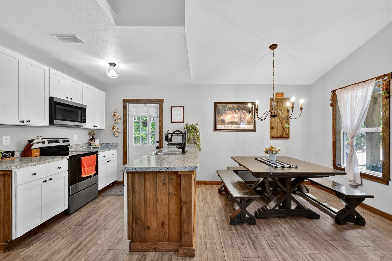 13 BAY COURT RUN, OCKLAWAHA, FL, 32179