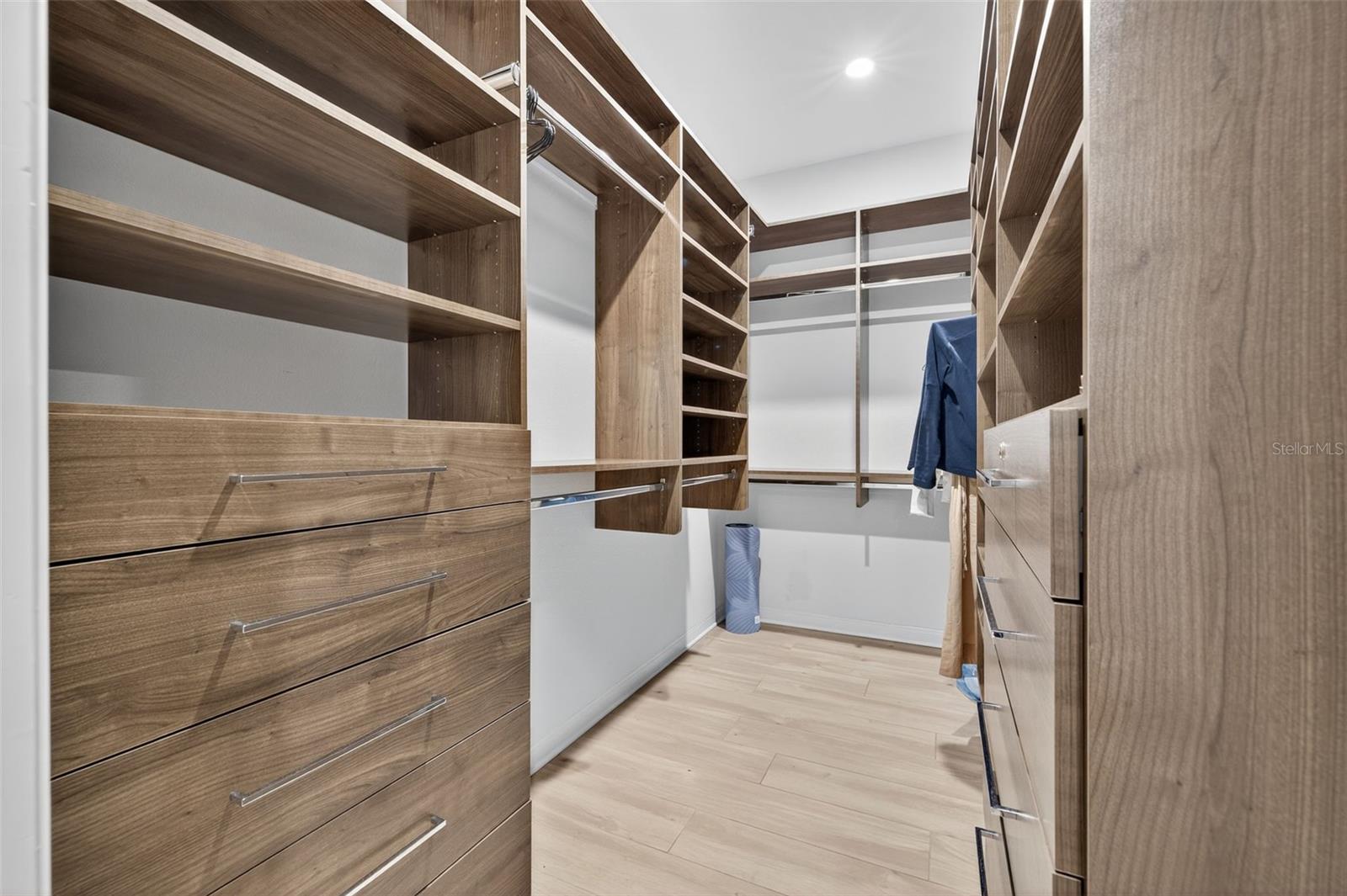 615 15TH AVE NE, ST PETERSBURG, FL, 33704