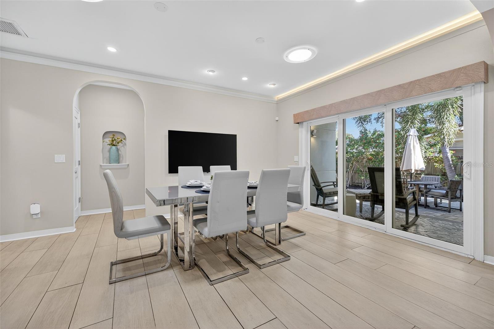 615 15TH AVE NE, ST PETERSBURG, FL, 33704