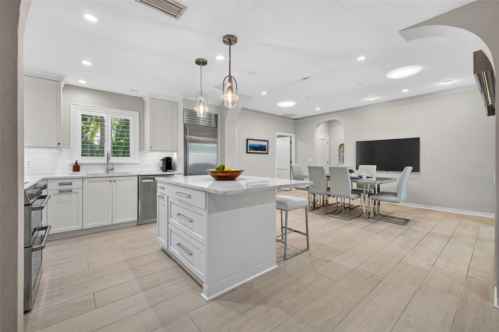 615 15TH AVE NE, ST PETERSBURG, FL, 33704