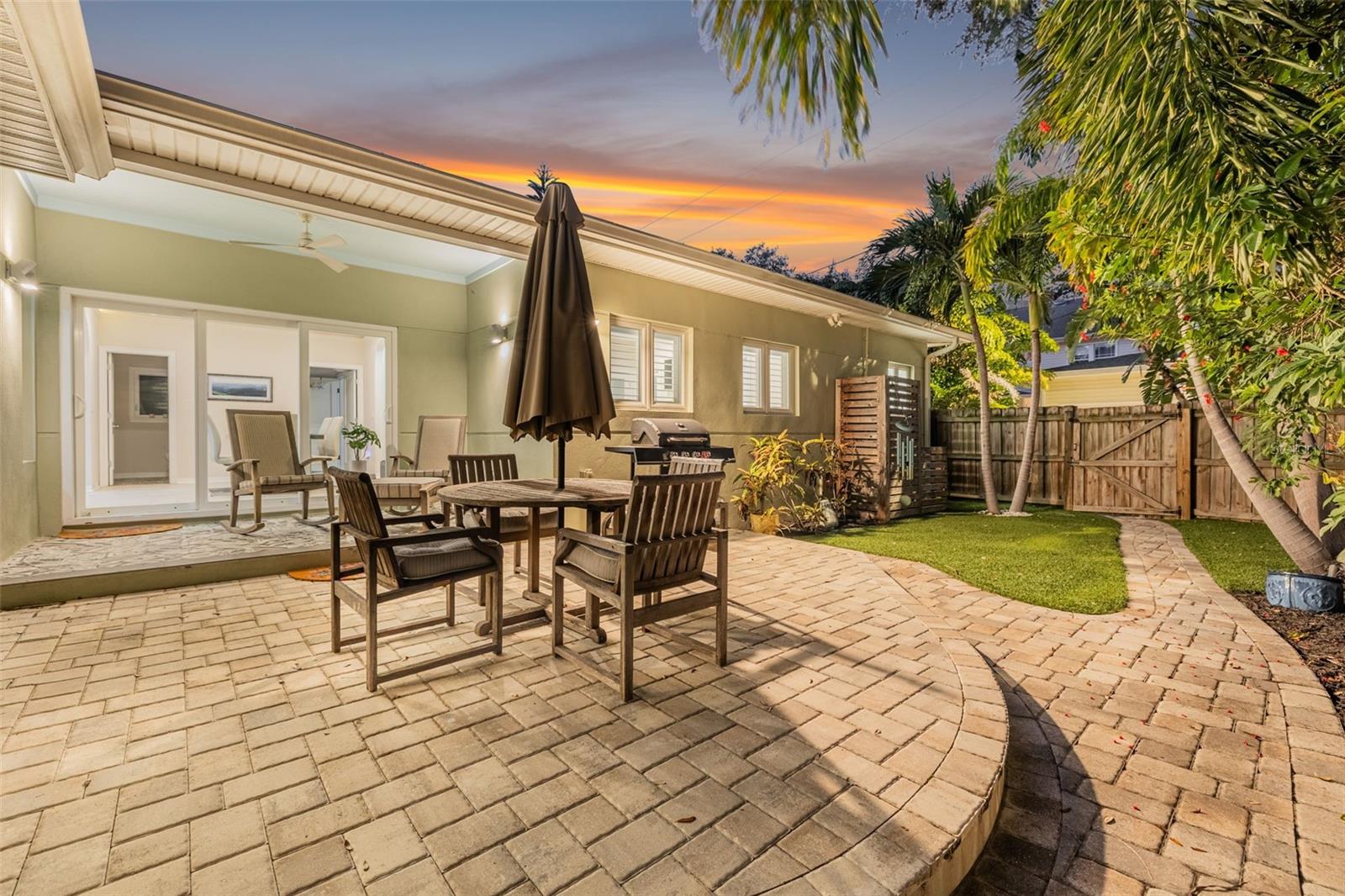 615 15TH AVE NE, ST PETERSBURG, FL, 33704