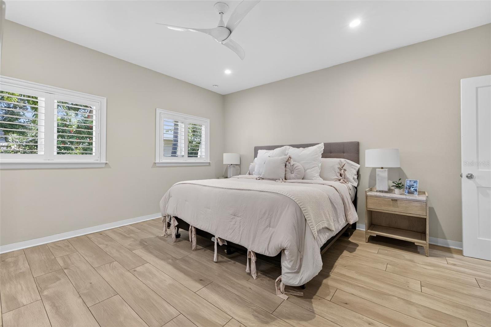 615 15TH AVE NE, ST PETERSBURG, FL, 33704