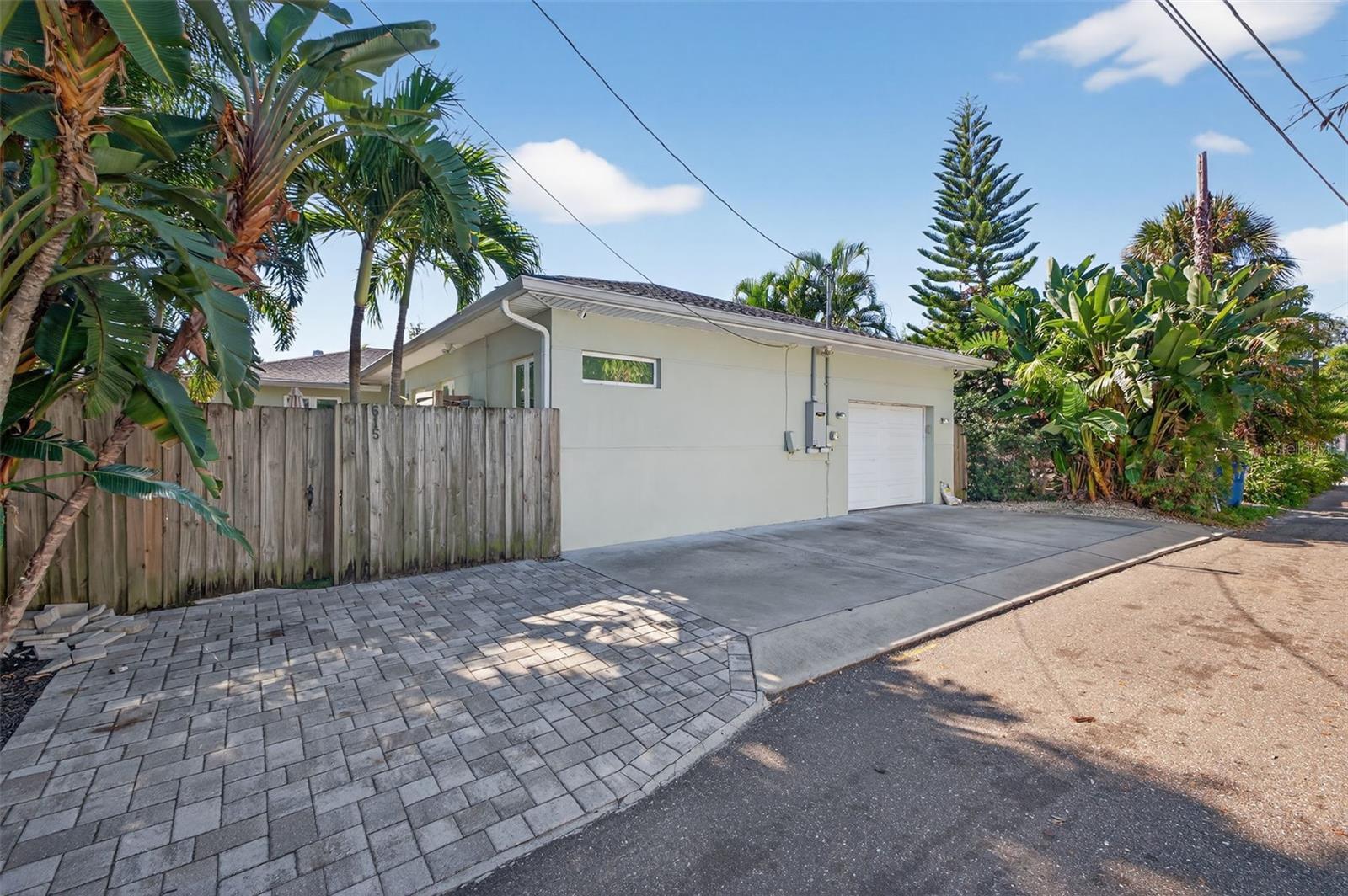 615 15TH AVE NE, ST PETERSBURG, FL, 33704