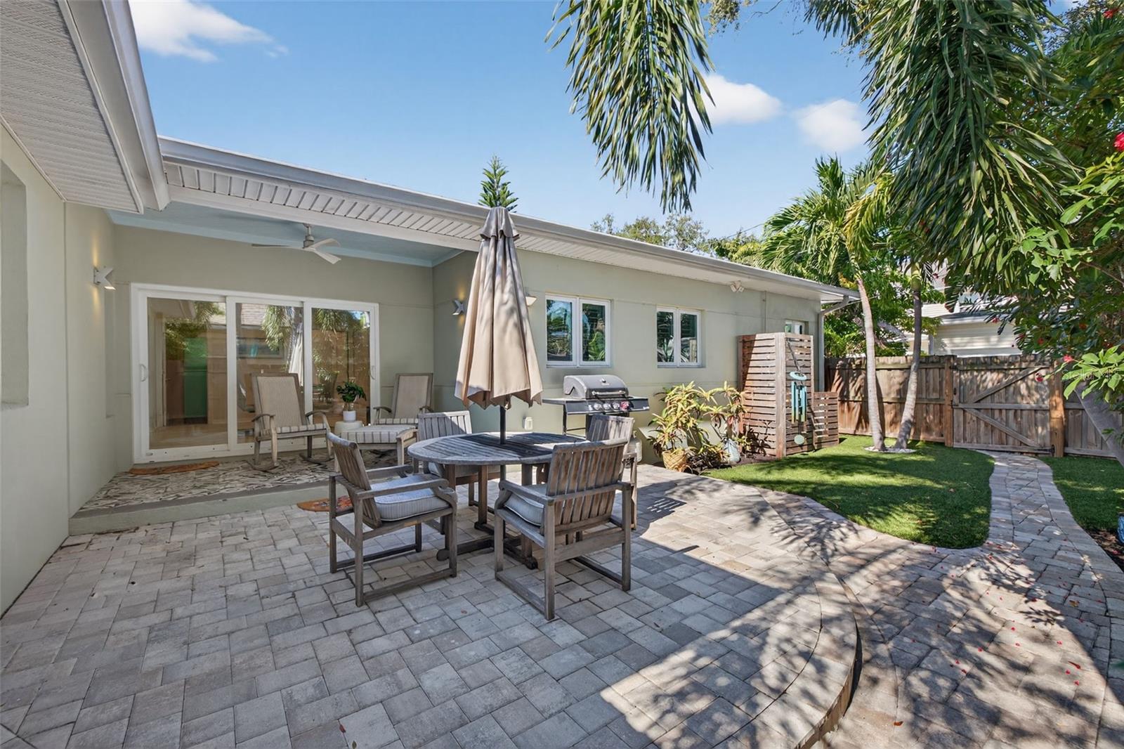 615 15TH AVE NE, ST PETERSBURG, FL, 33704