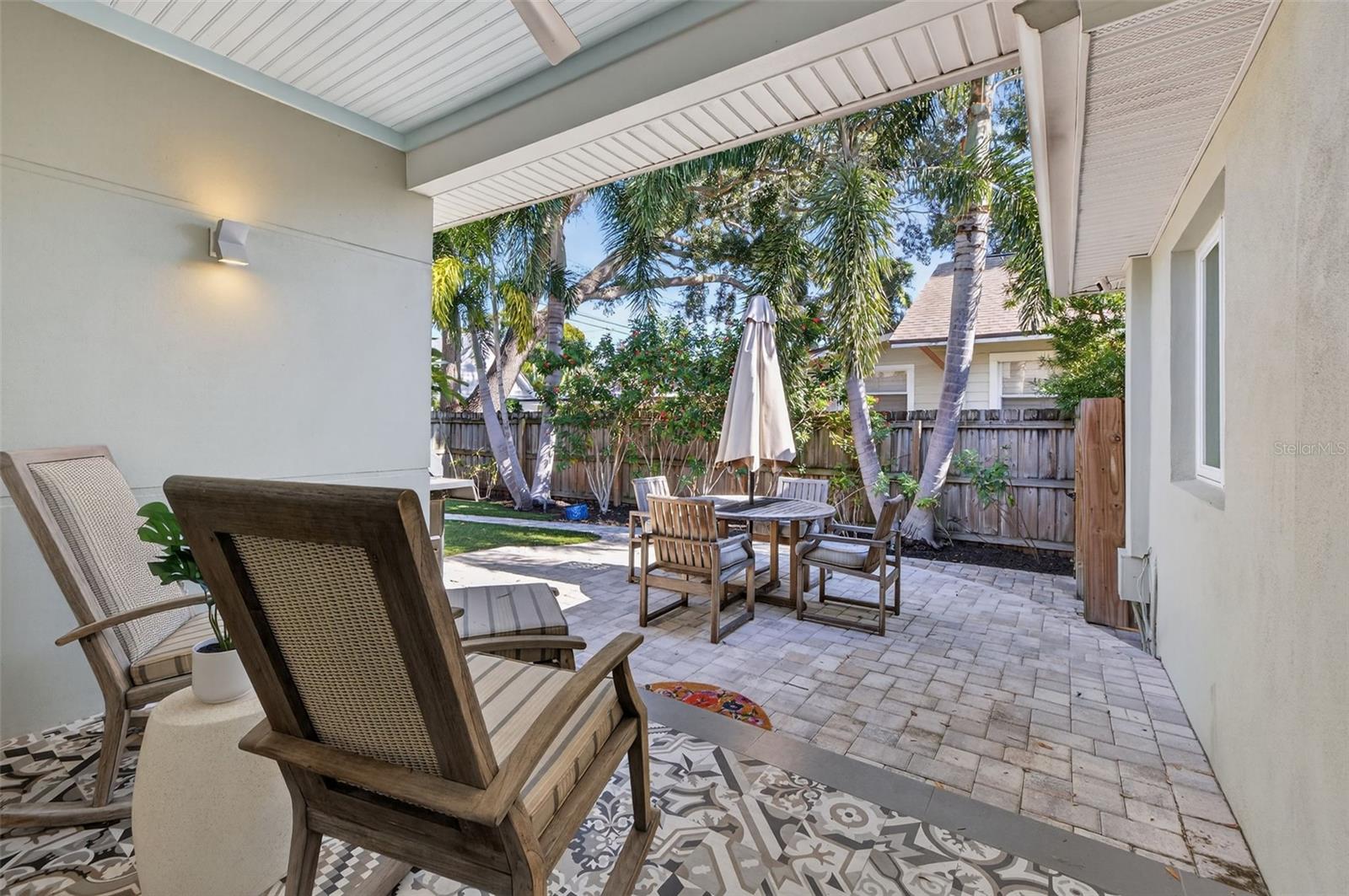 615 15TH AVE NE, ST PETERSBURG, FL, 33704