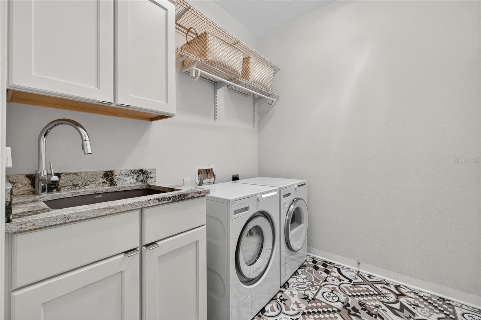 615 15TH AVE NE, ST PETERSBURG, FL, 33704