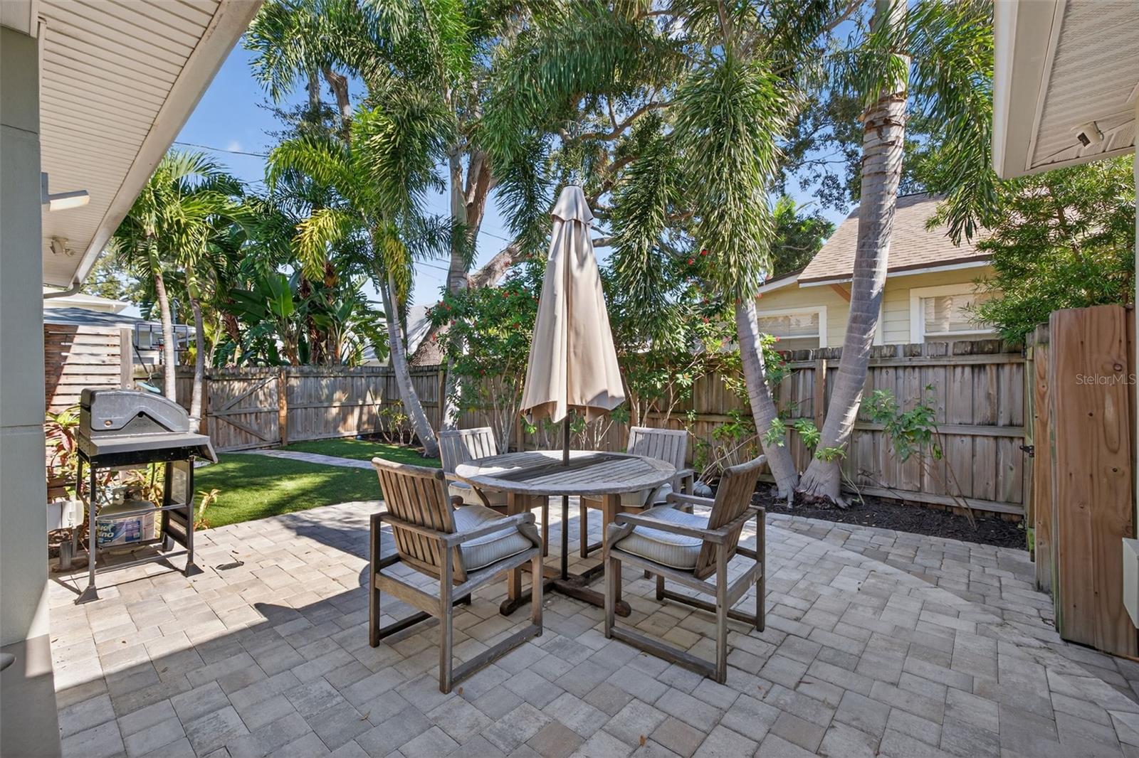 615 15TH AVE NE, ST PETERSBURG, FL, 33704