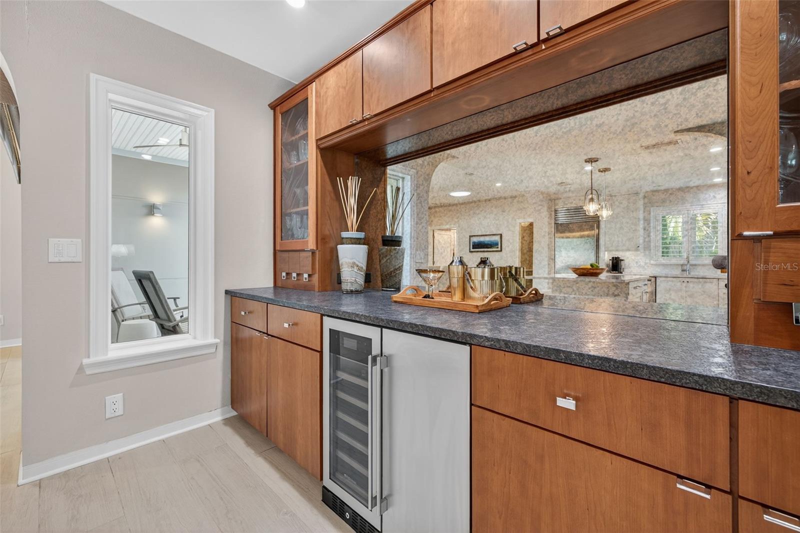 615 15TH AVE NE, ST PETERSBURG, FL, 33704