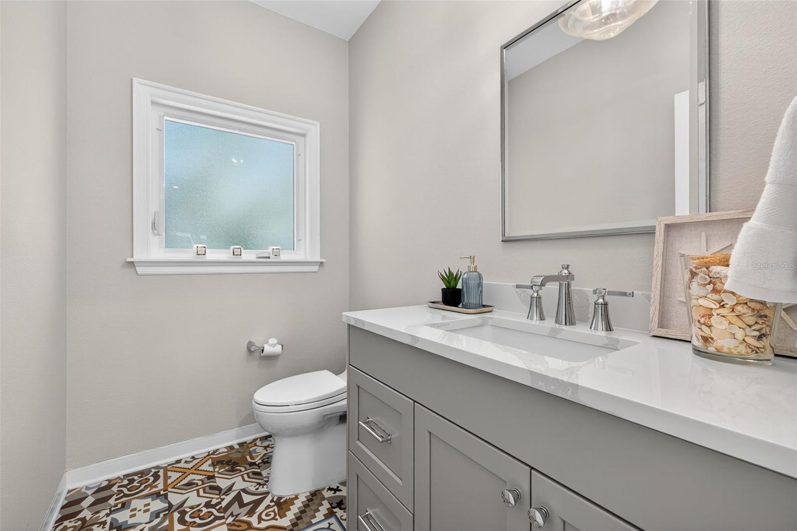 615 15TH AVE NE, ST PETERSBURG, FL, 33704