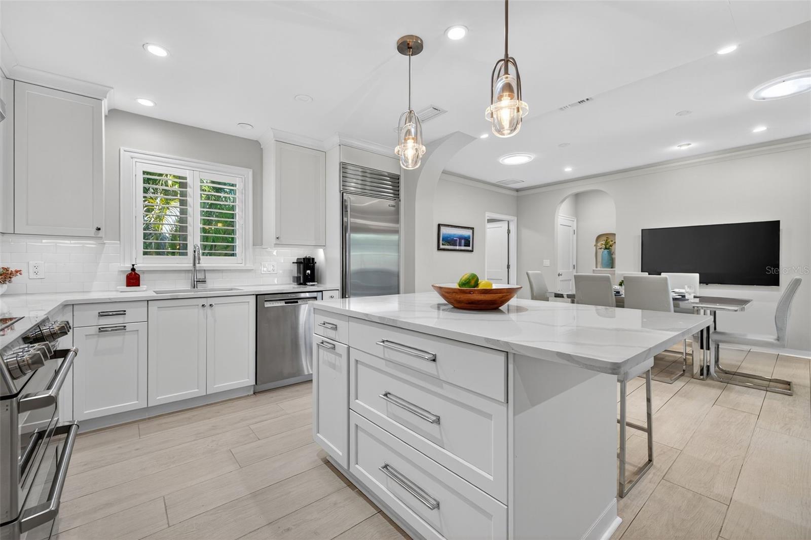 615 15TH AVE NE, ST PETERSBURG, FL, 33704