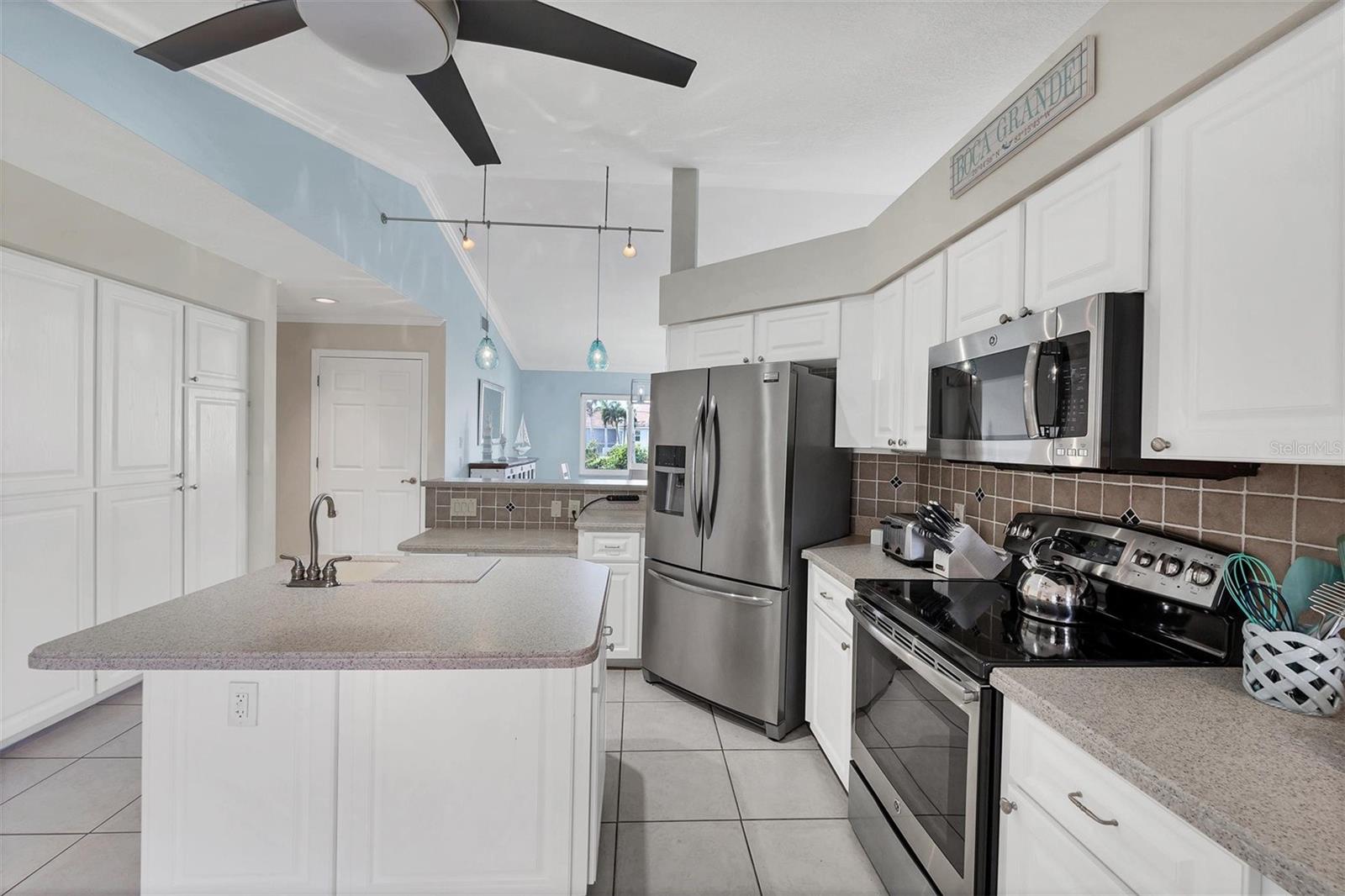 11 AMBERJACK TER, PLACIDA, FL, 33946