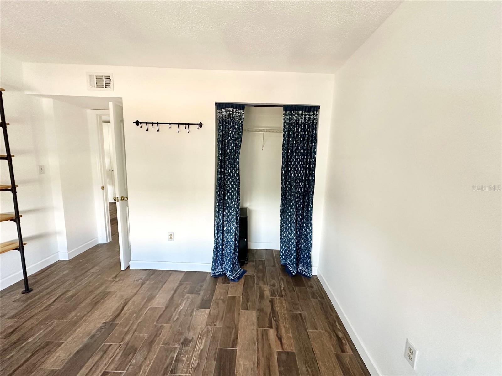 100 WAVERLY WAY #303, CLEARWATER, FL, 33756