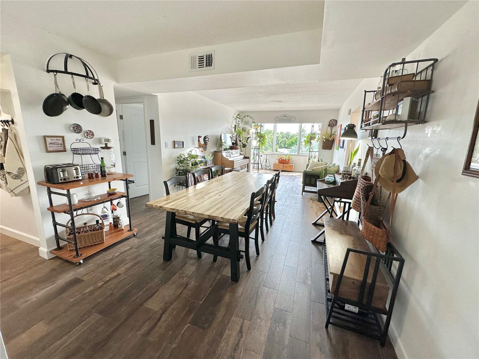 100 WAVERLY WAY #303, CLEARWATER, FL, 33756