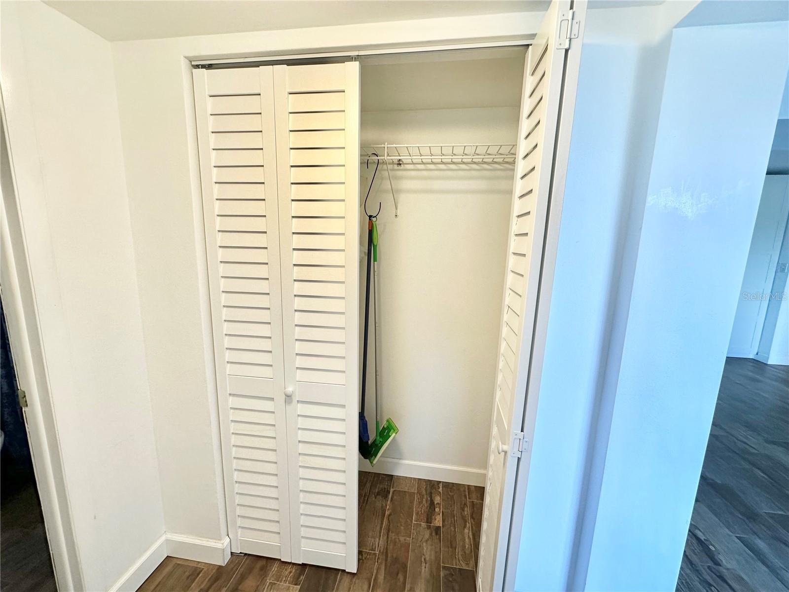 100 WAVERLY WAY #303, CLEARWATER, FL, 33756