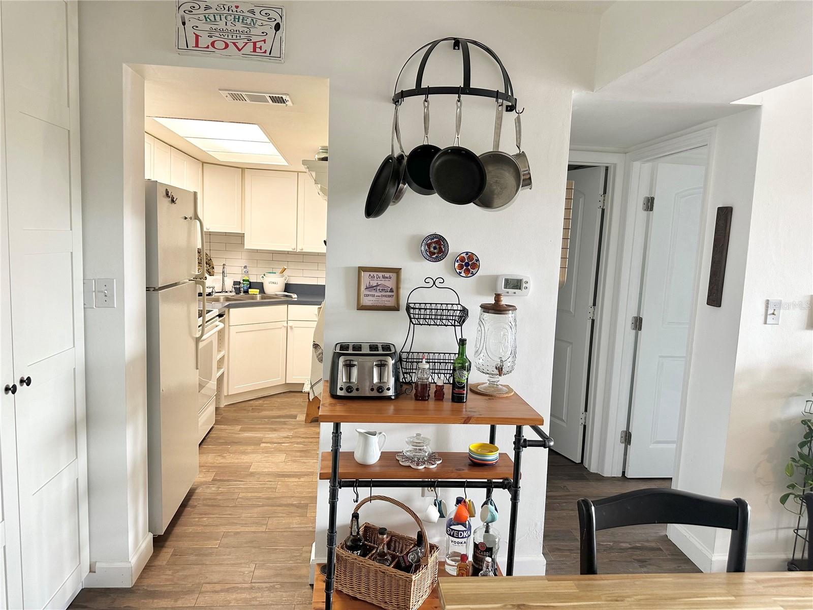 100 WAVERLY WAY #303, CLEARWATER, FL, 33756