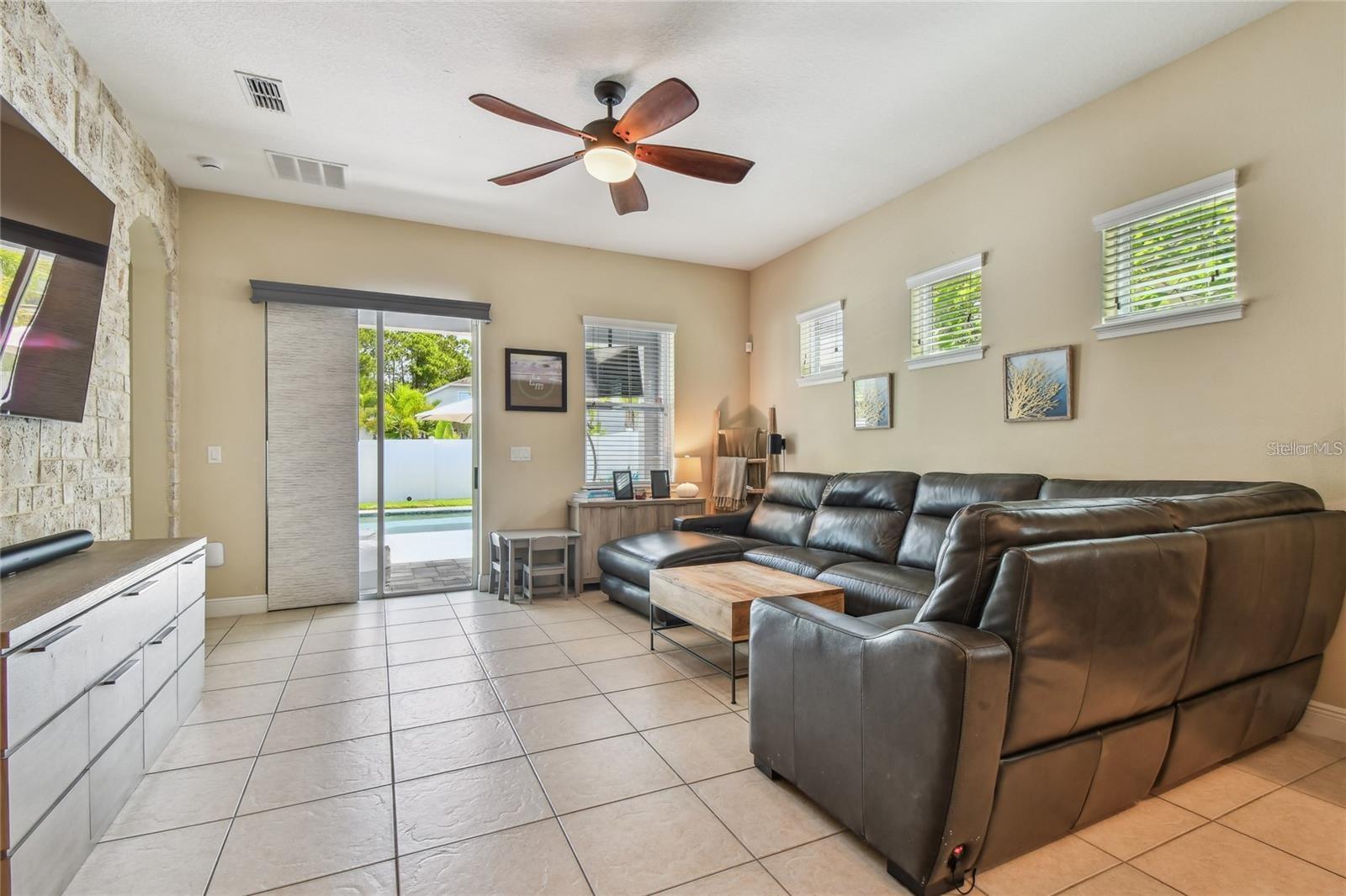 11307 QUIET FOREST DR, TAMPA, FL, 33635