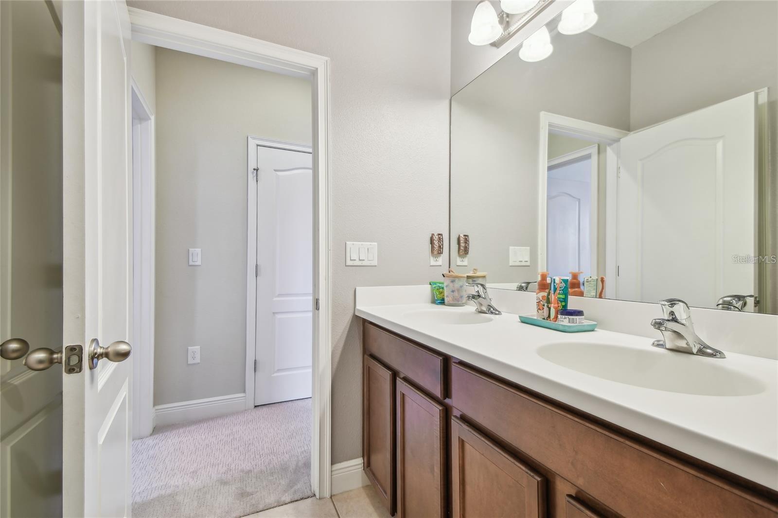 11307 QUIET FOREST DR, TAMPA, FL, 33635