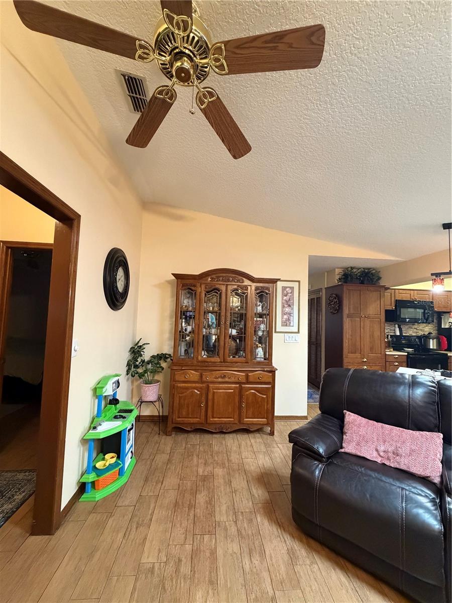 380 DUMONT AVE, DELTONA, FL, 32738