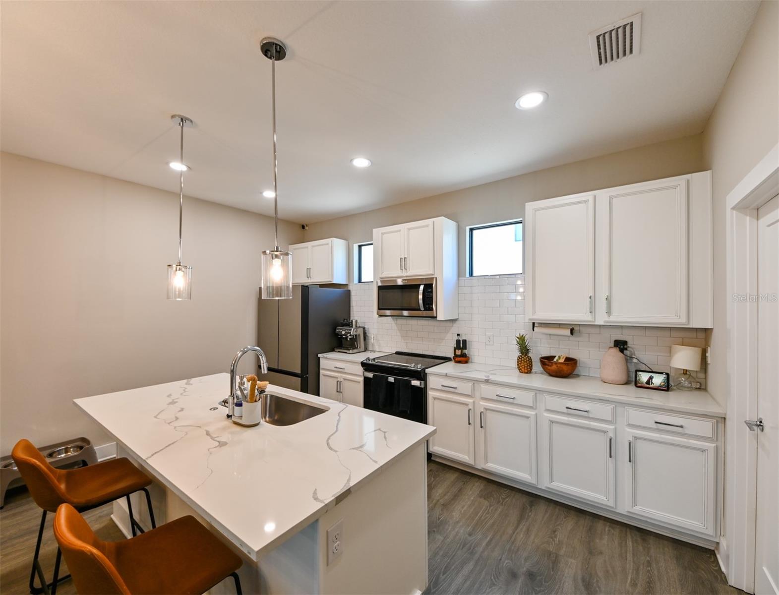 2568 13TH AVE N, ST PETERSBURG, FL, 33713