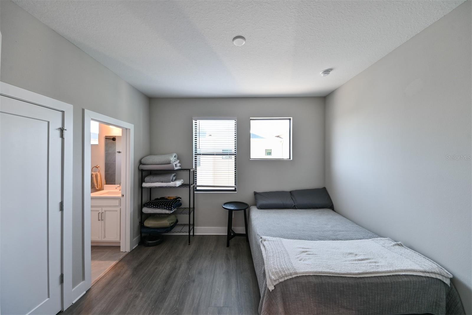 2568 13TH AVE N, ST PETERSBURG, FL, 33713