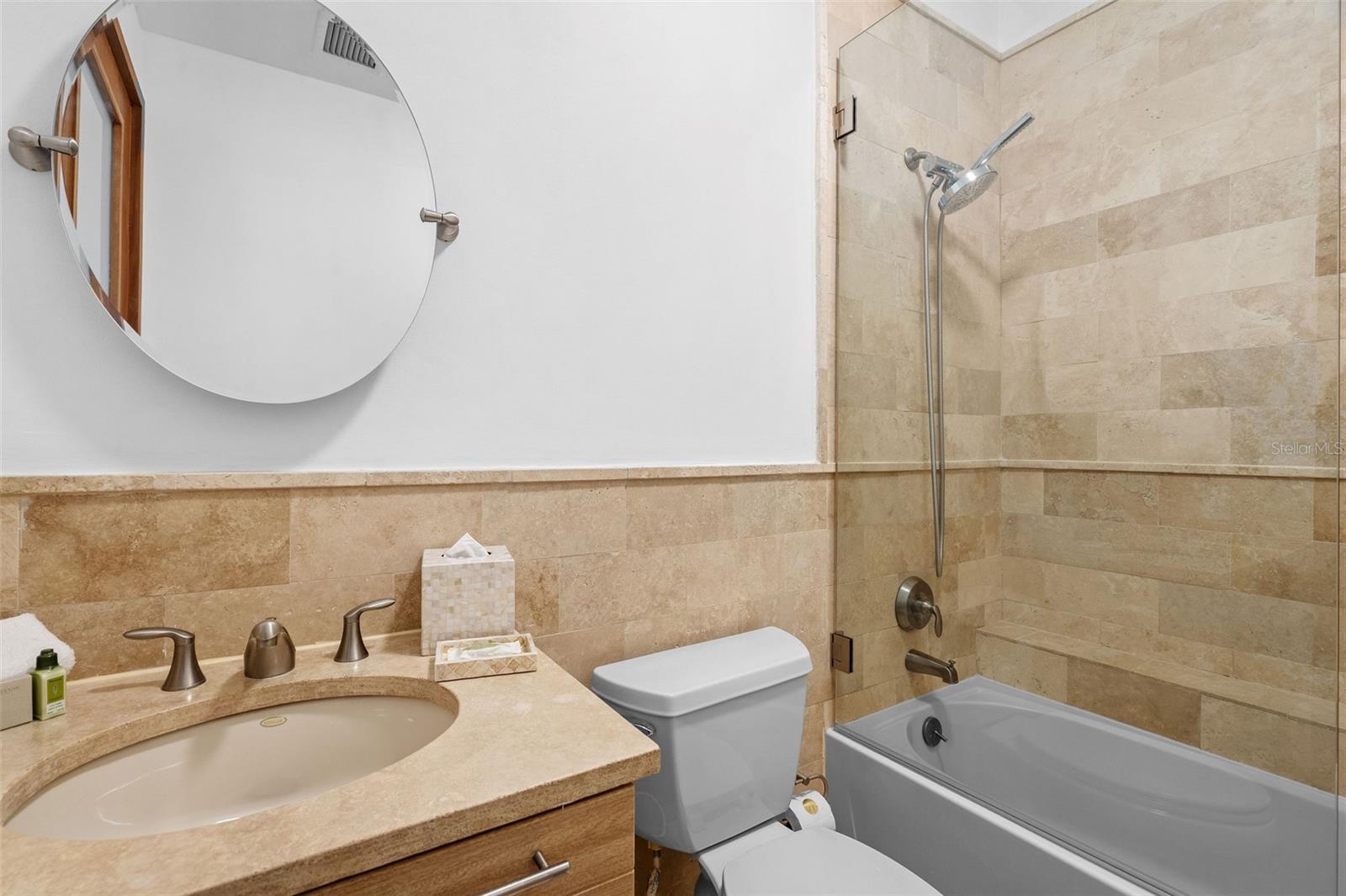 PR9117385 Property Photo