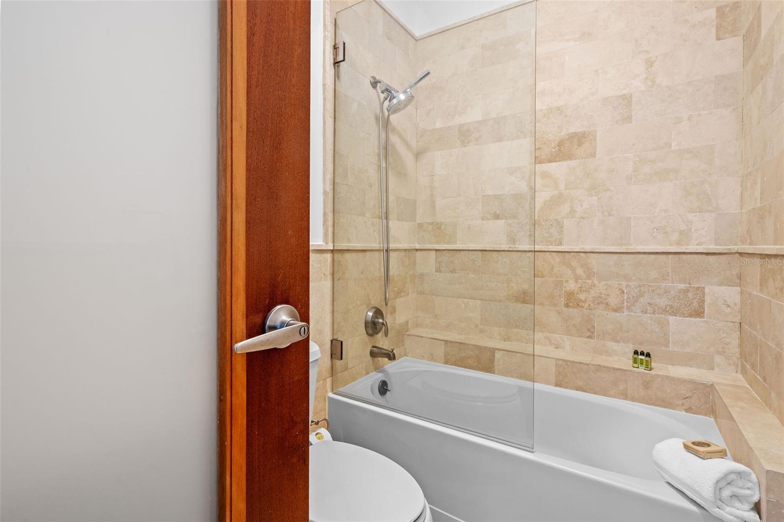 PR9117385 Property Photo