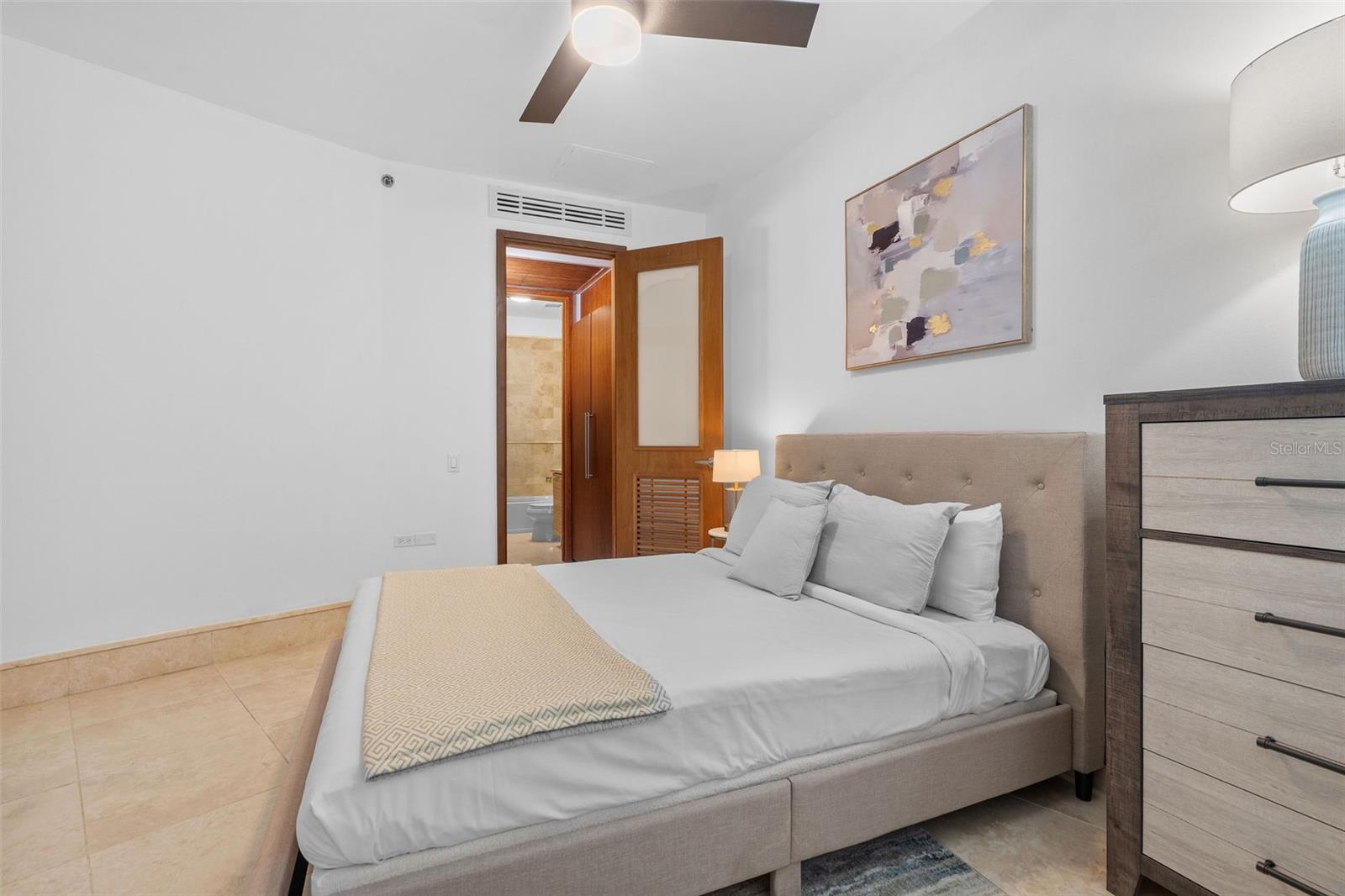 PR9117385 Property Photo