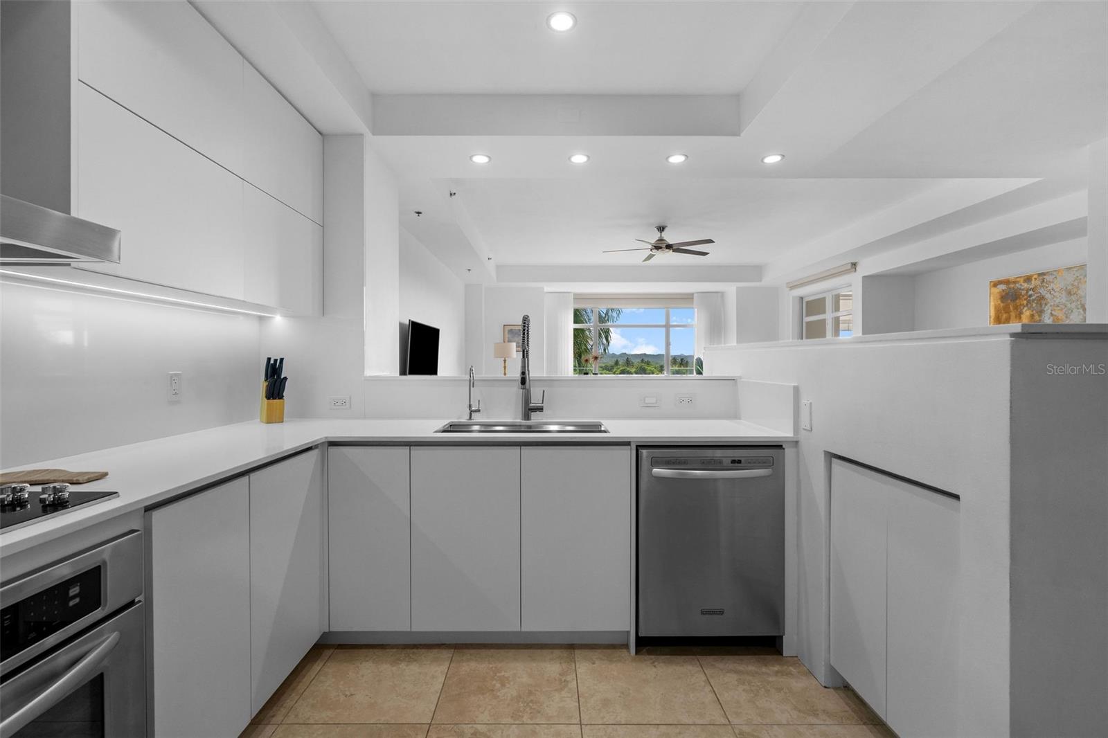 PR9117385 Property Photo