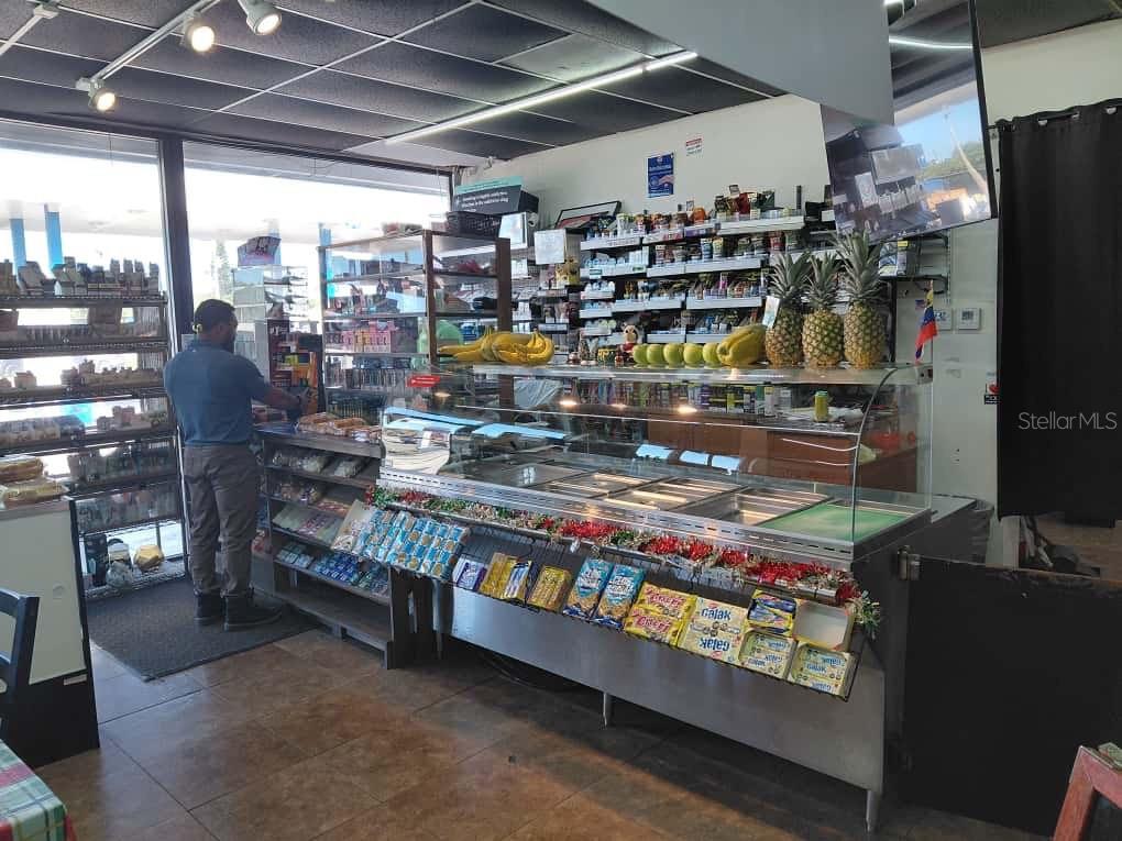 7906 W HILLSBOROUGH AVE, TAMPA, FL, 33615