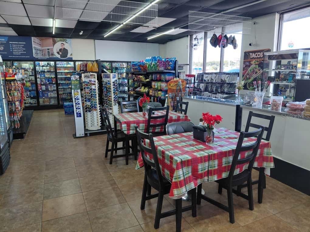 7906 W HILLSBOROUGH AVE, TAMPA, FL, 33615
