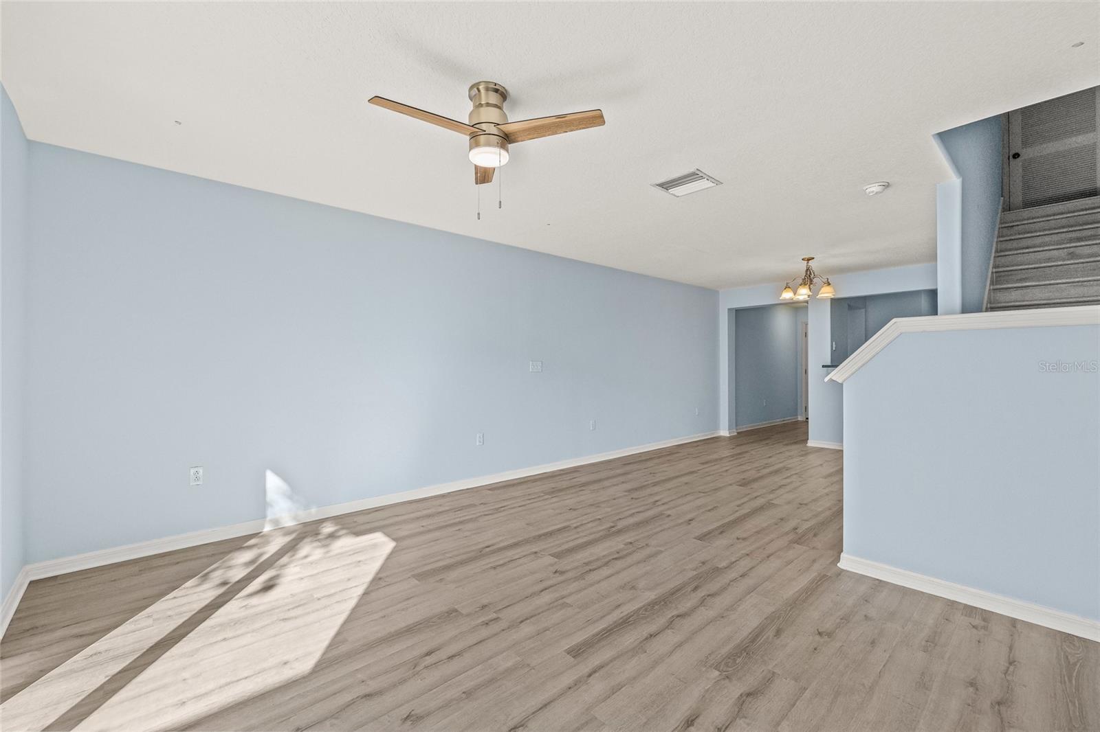 8120 SILENT CREEK DR, TAMPA, FL, 33615