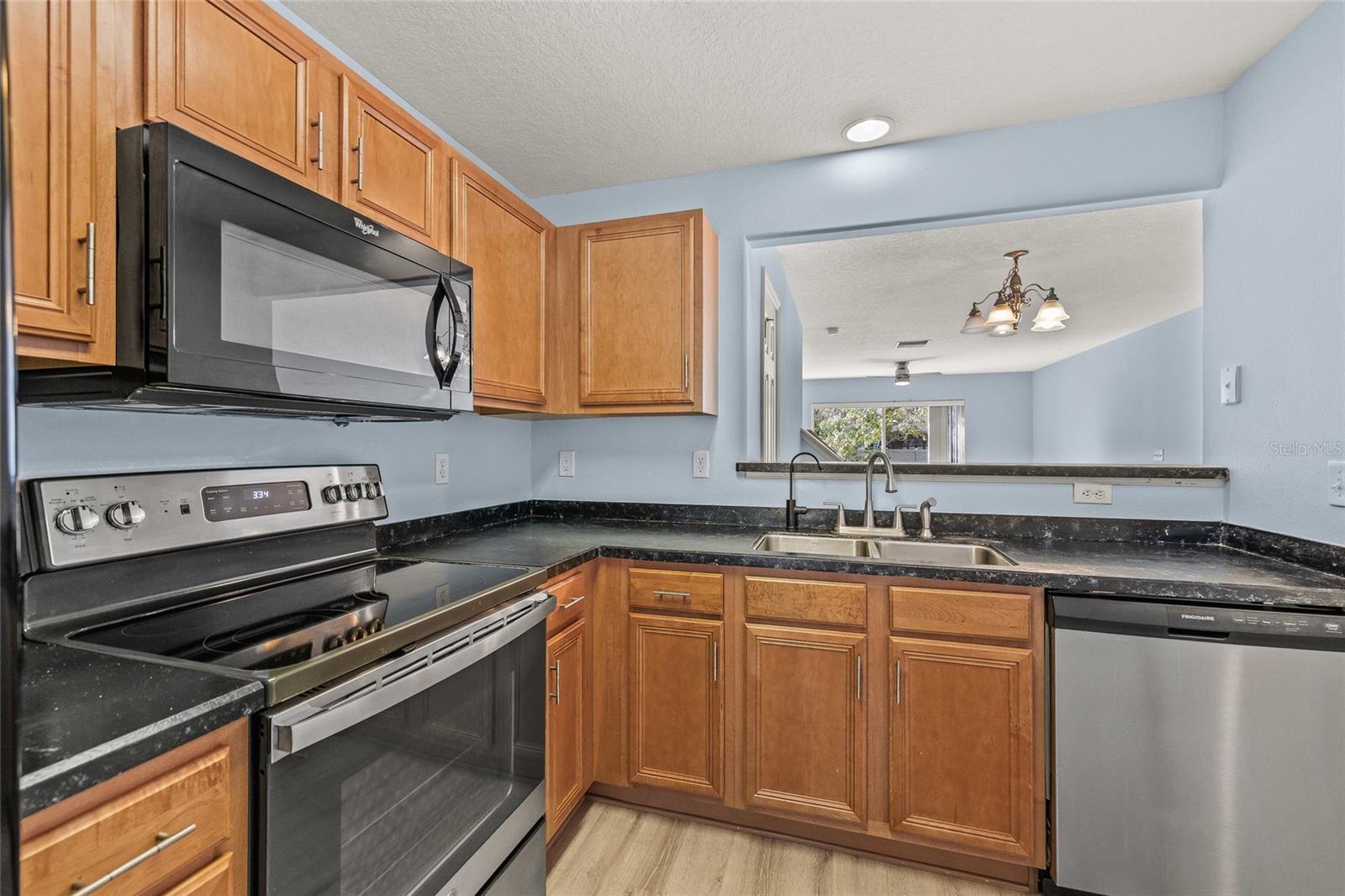 8120 SILENT CREEK DR, TAMPA, FL, 33615