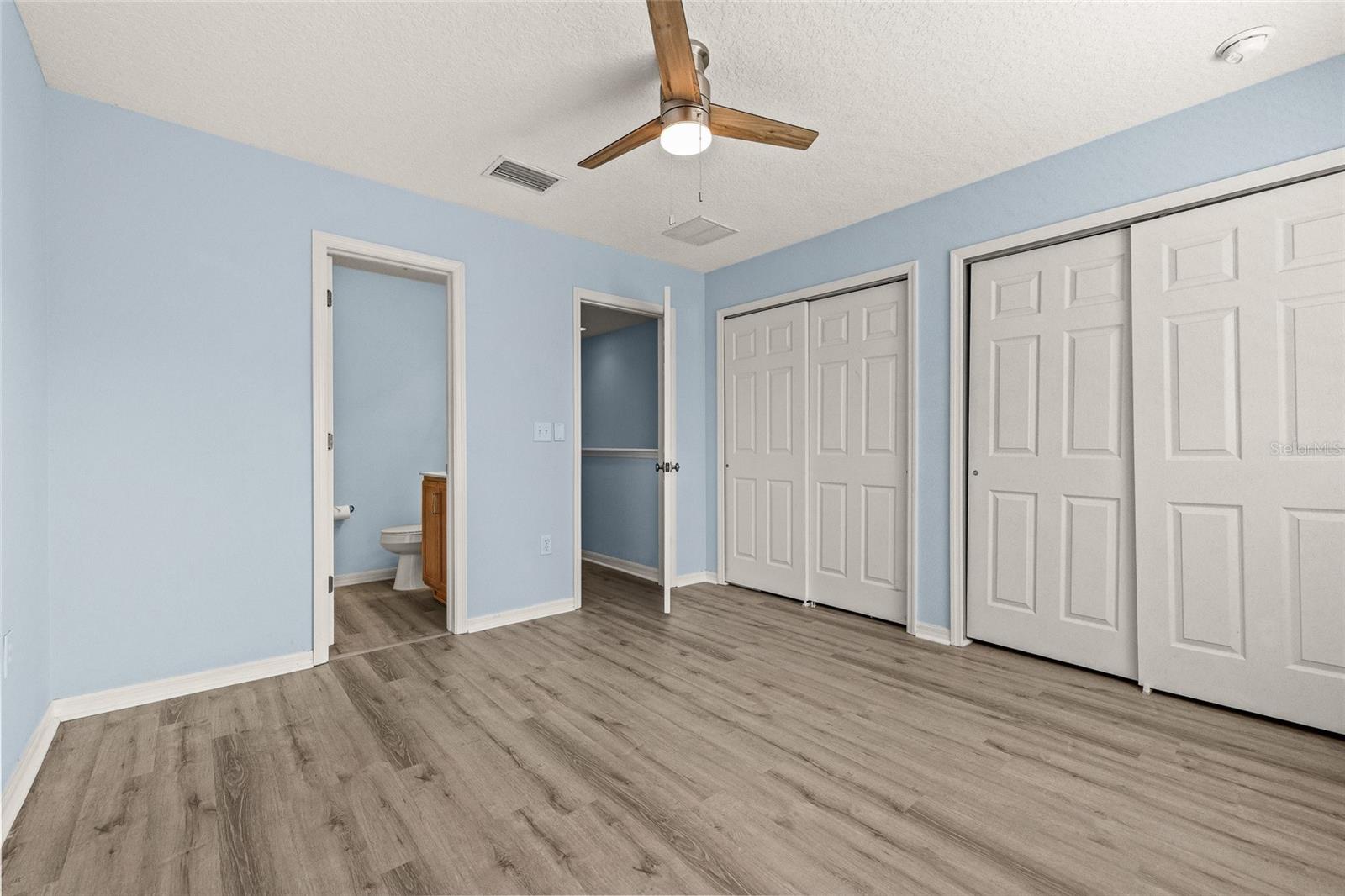 8120 SILENT CREEK DR, TAMPA, FL, 33615