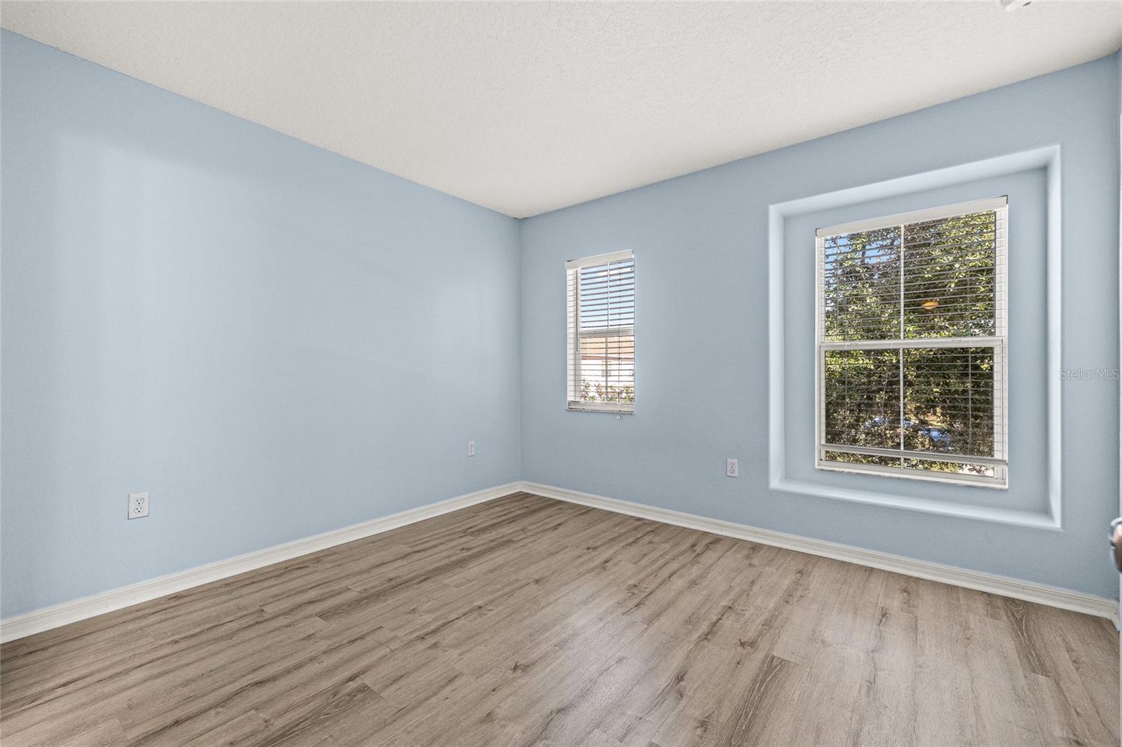 8120 SILENT CREEK DR, TAMPA, FL, 33615