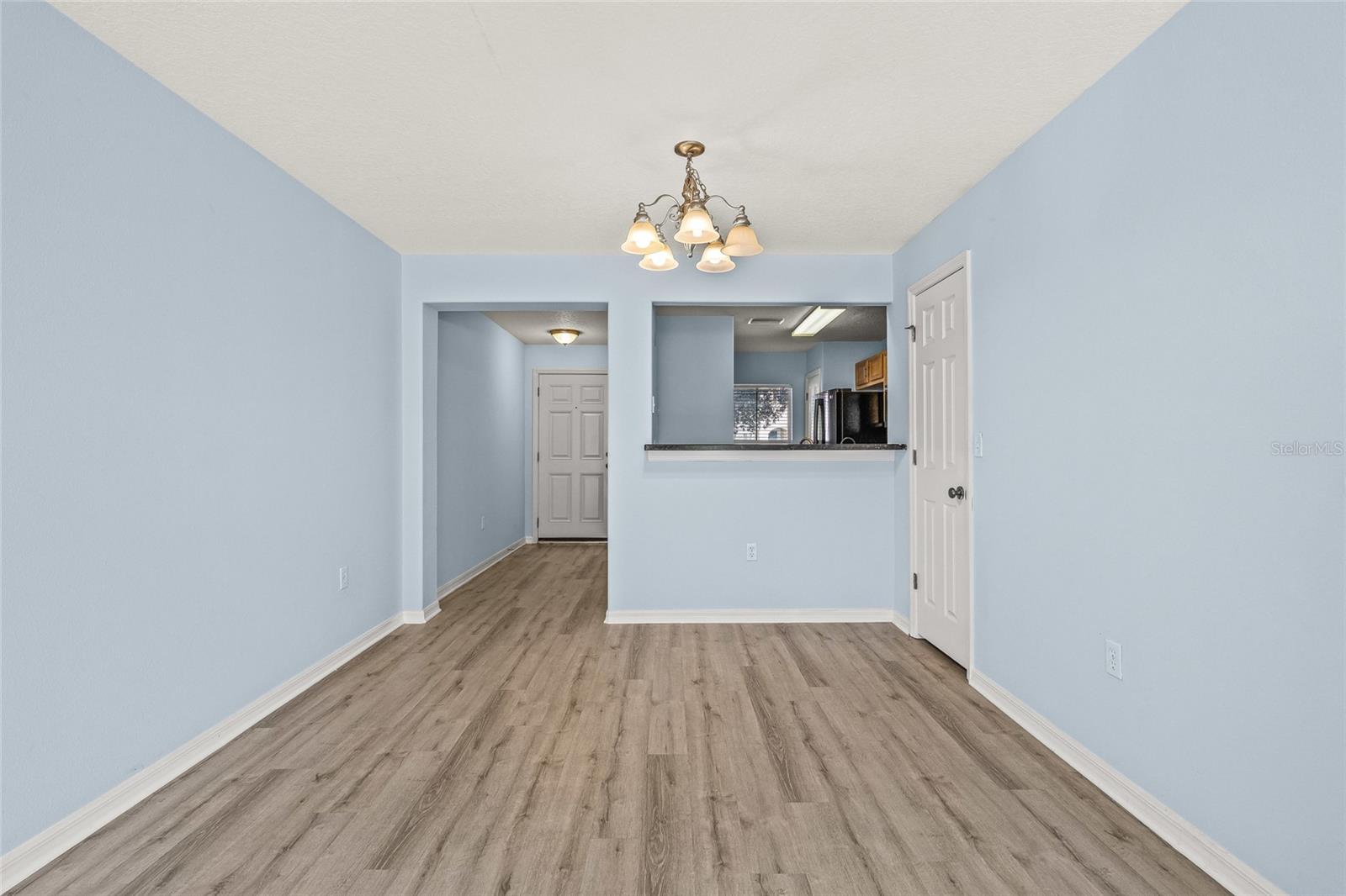 8120 SILENT CREEK DR, TAMPA, FL, 33615