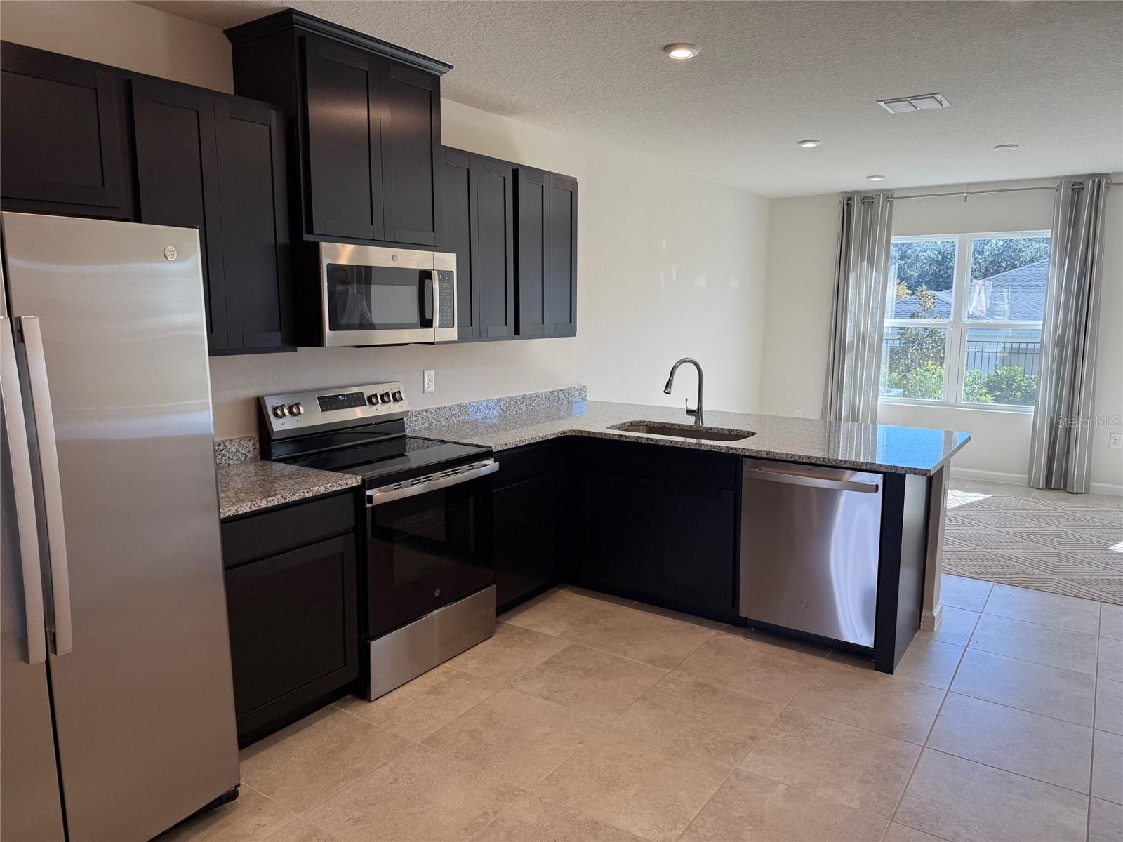 1198 PORT BLUE WAY, LADY LAKE, FL, 32159