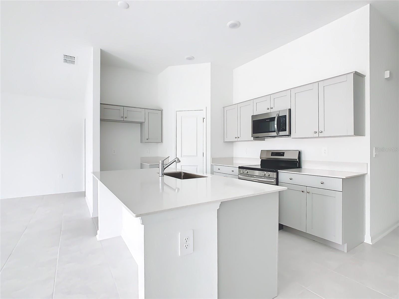 421 SANDBAR LN, HAINES CITY, FL, 33844