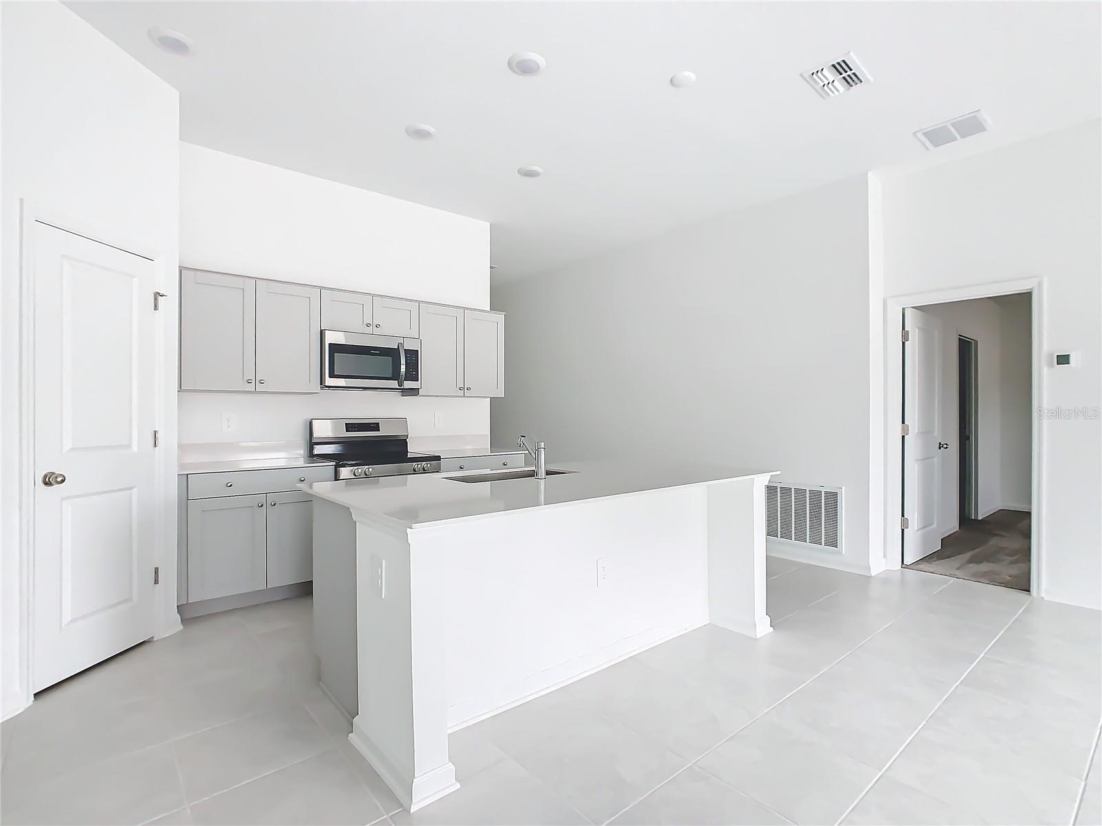 421 SANDBAR LN, HAINES CITY, FL, 33844