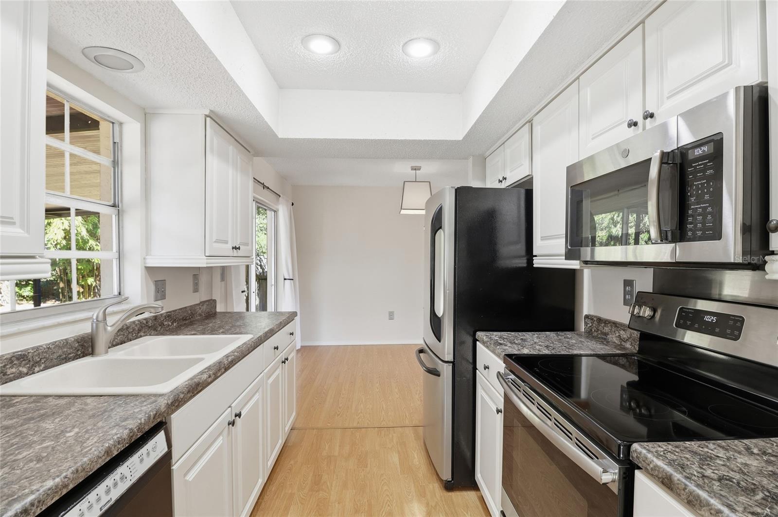 3305 ISLAND DATE CIR, SARASOTA, FL, 34232