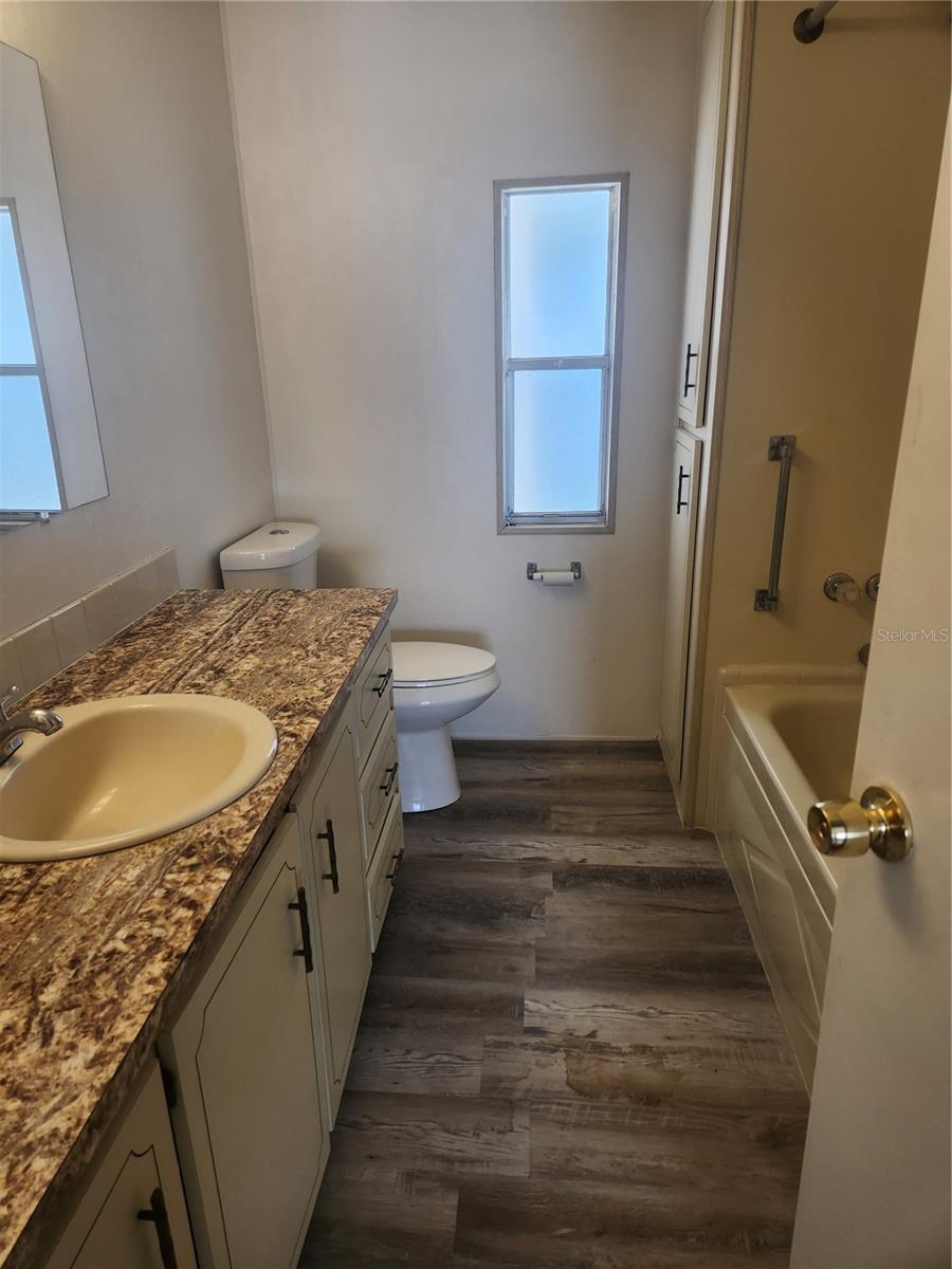 90 RED OAK DR, PALM HARBOR, FL, 34684