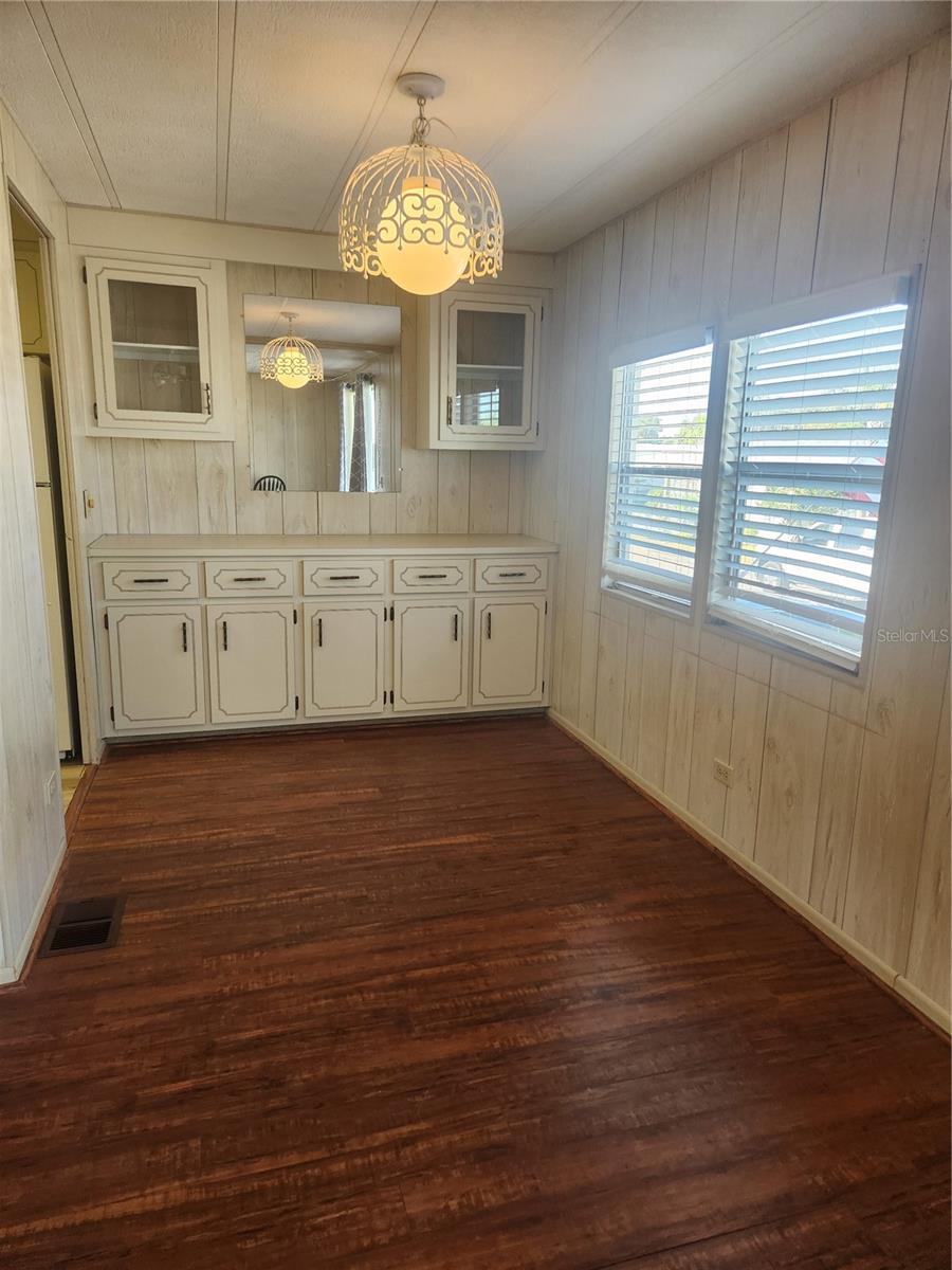 90 RED OAK DR, PALM HARBOR, FL, 34684