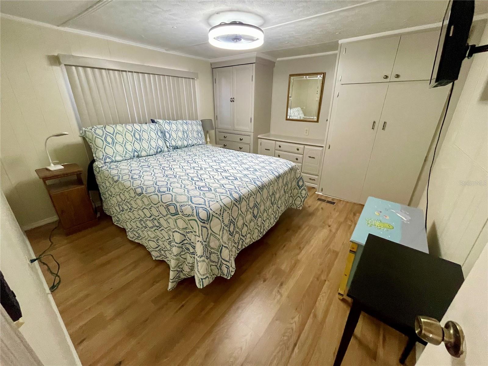 TB8448545 Property Photo