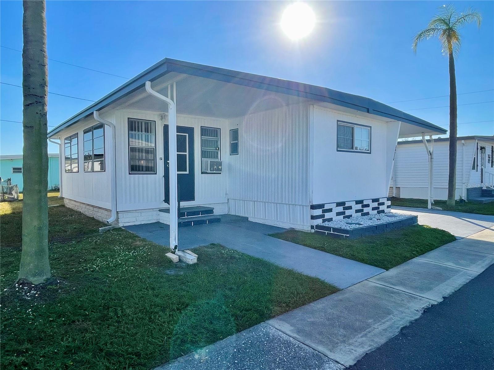 TB8448545 Property Photo