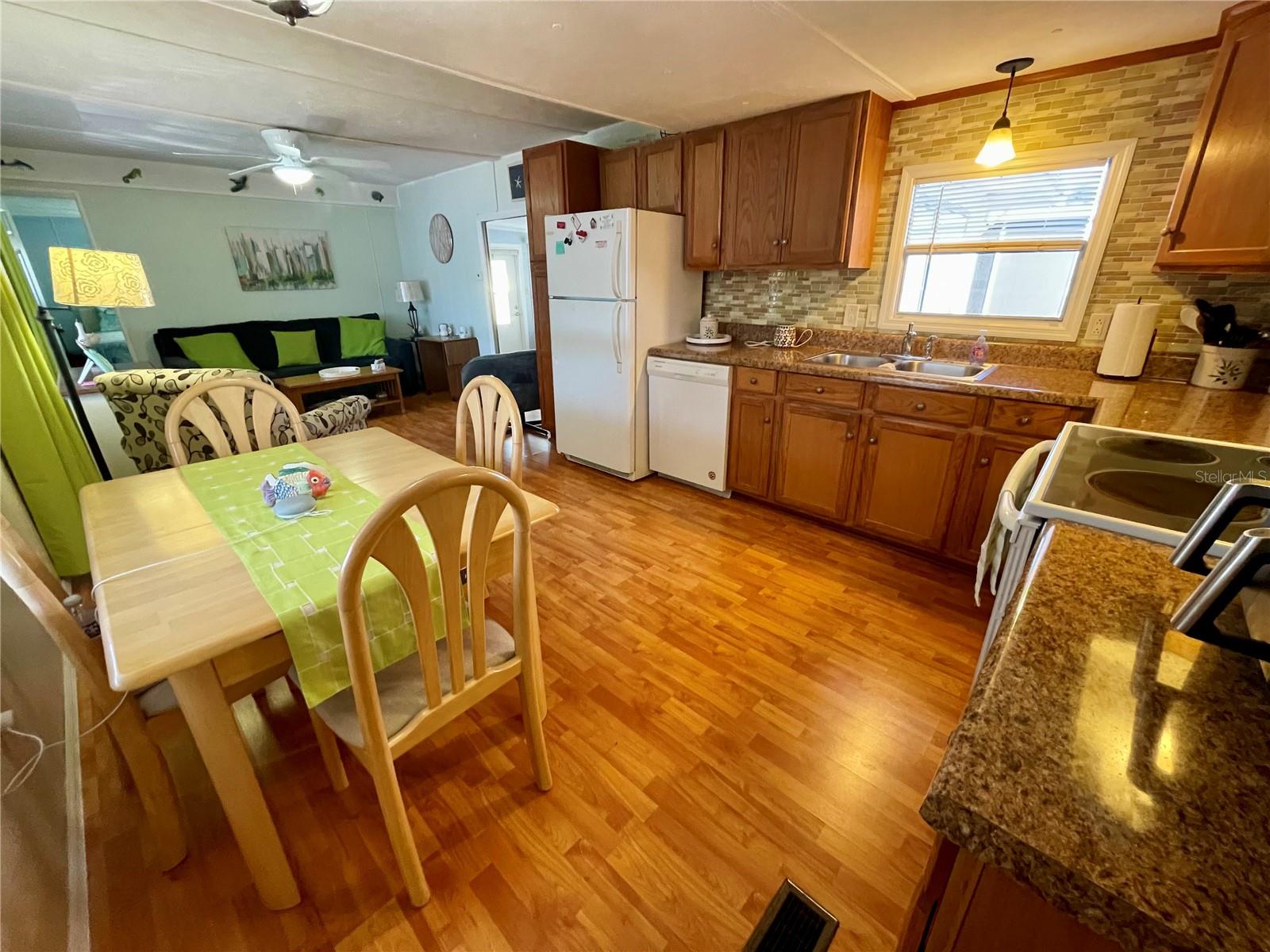 TB8448545 Property Photo