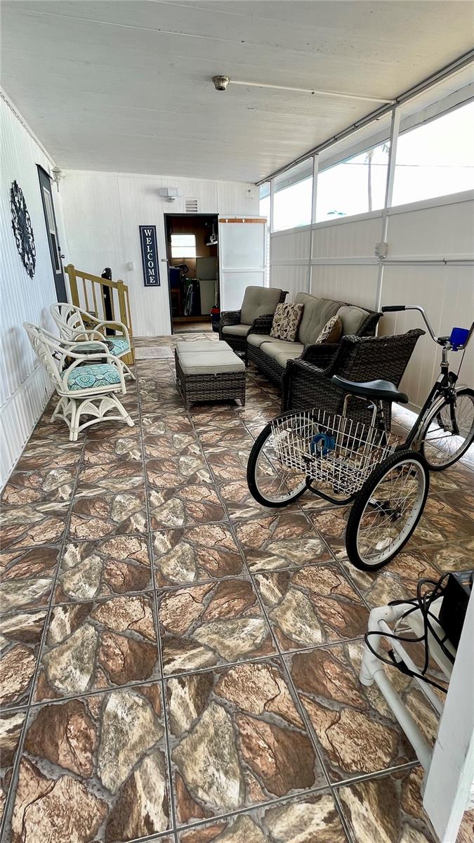 TB8448545 Property Photo