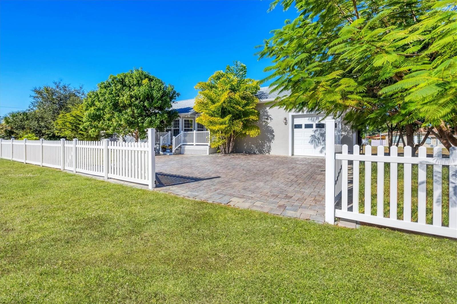 400 ISABEL ST, NORTH PORT, FL, 34287