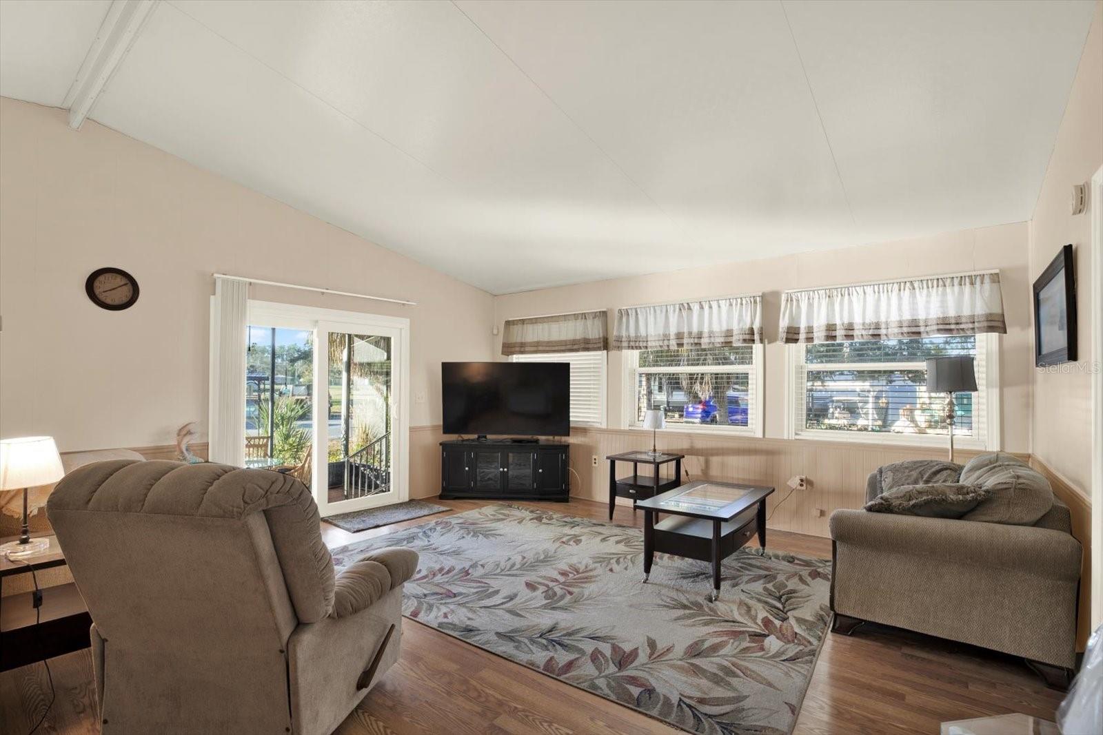 9375 GRIZZLY BEAR LN, WEEKI WACHEE, FL, 34613