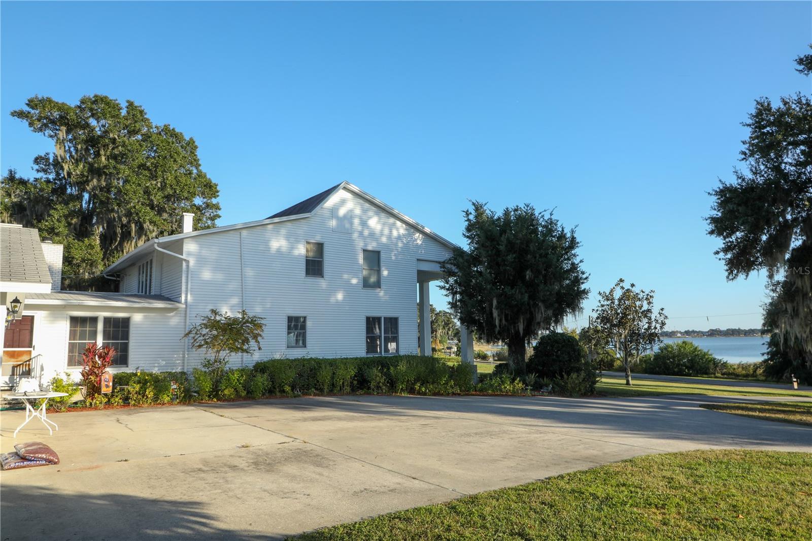 1542 LAKE ARIANA BLVD, AUBURNDALE, FL, 33823